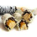 Warrior Crunch White Chocolate Blondie - baton proteinowy 20g białka, smak Karmelizowana Biała Czekolada & Karmel by Warrior Crunch (warrior-crunch-white-chocolate-blondie-baton-proteinowy-20g-bialka-smak-karmelizowana-biala-czekolada-karmel)