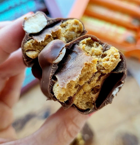 Misfits Plant Milk Chocolate & S'mores - wegański baton proteinowy ze stewią