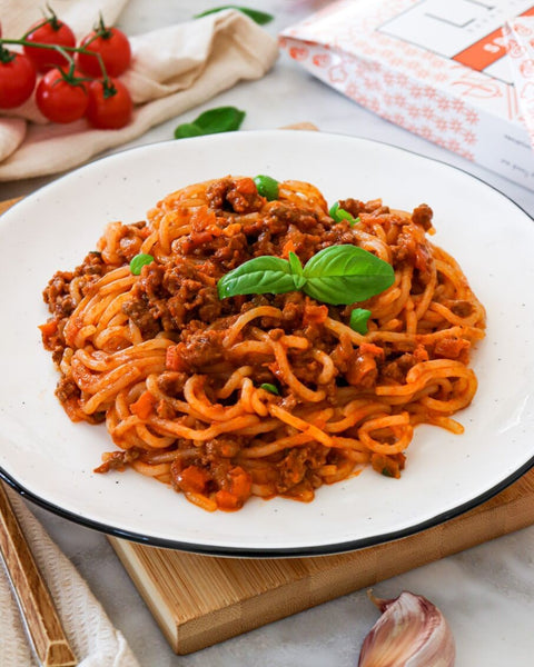 Liv Happy Food Konjac Spaghetti Bolognese - obiad 235kcal, makaron konjac w sosie pomidorowym z parmezanem