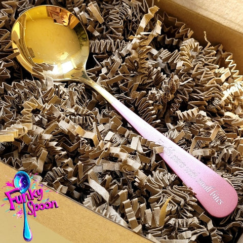Funky Spoon grawerowana łyżka z afirmacją, Złoto & Róż, 17cm, Health starts with small Bites