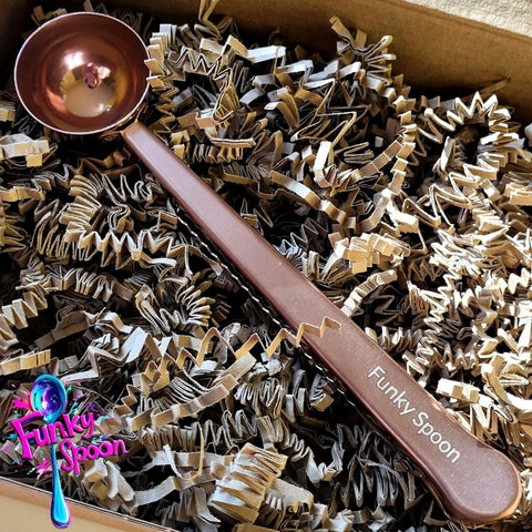 Funky Spoon grawerowana łyżeczka miarowa z klamrą uszczelniającą, Rose Gold