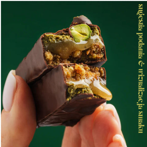 FIZI Guilty Pleasure Queen Pistachio - wegański bezglutenowy baton z daktylami, pistacją i nadzieniem karmelowym