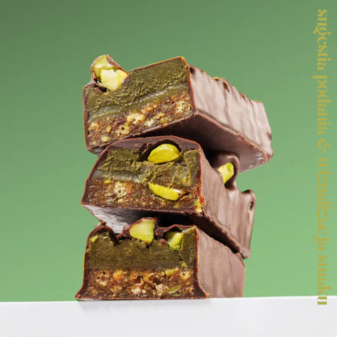 FIZI Guilty Pleasure Queen Pistachio - wegański bezglutenowy baton z daktylami, pistacją i nadzieniem karmelowym