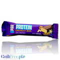 Guiltfree baton proteinowy 6pak o smaku waniliowym z orzeszkami w mlecznej czekoladzie na białym tle