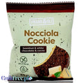 Guiltfree Frank & Oli Nocciola Cookie, bezglutenowe ciastko owsiane z kakao, orzechami laskowymi i białą czekoladą.
