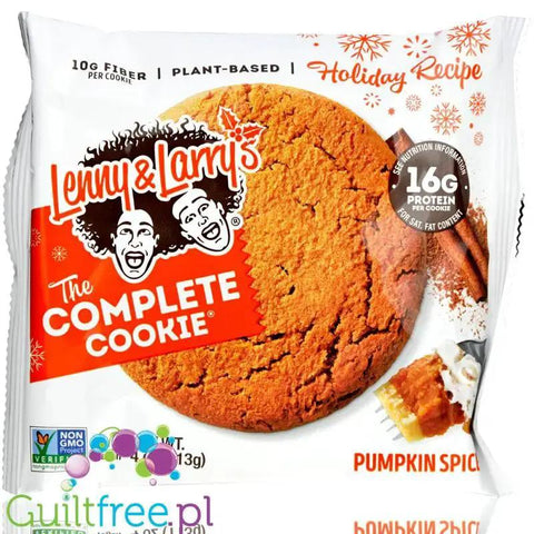 Wegańskie ciastko proteinowe Guiltfree Lenny & Larry's Complete Cookie o smaku dyniowym z cynamonem w opakowaniu
