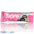 Guiltfree More Nutrition Protein Satisbites Cookies & Cream w różowym opakowaniu z grafiką czekoladowej praliny