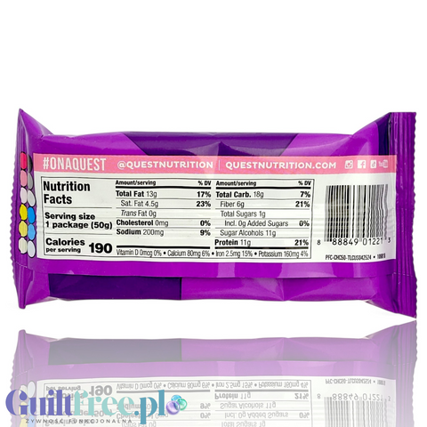 Tył fioletowego opakowania ciastek proteinowych Guiltfree Quest Nutrition z tabelą wartości odżywczych